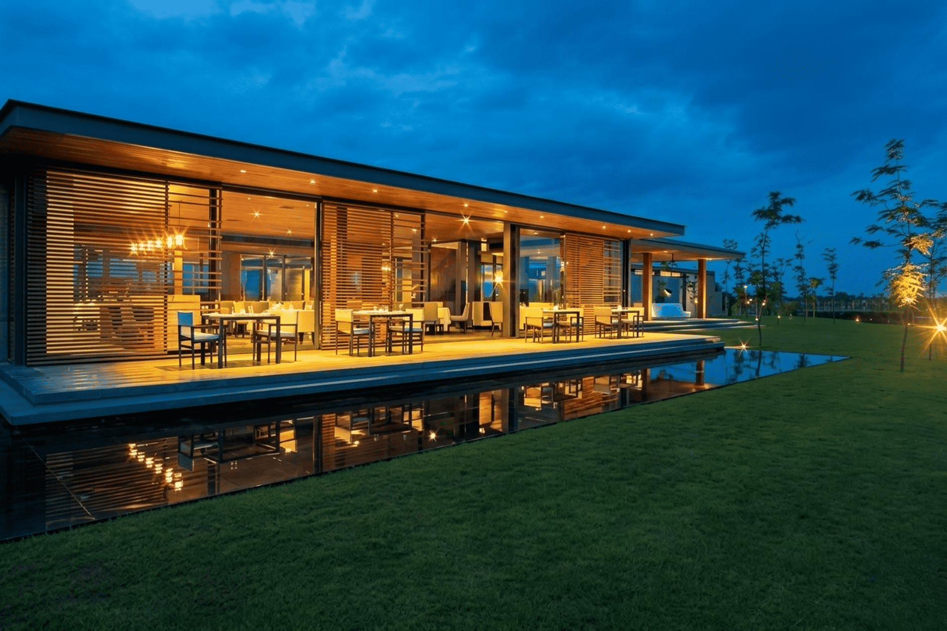 GLADE ONE 3 1 Optimized 1000